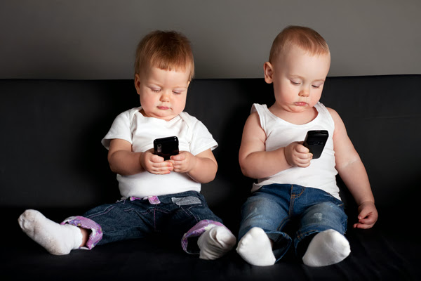 bambini-e-cellulari